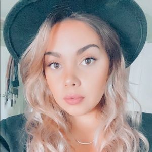 Meet your Posher, Marissa